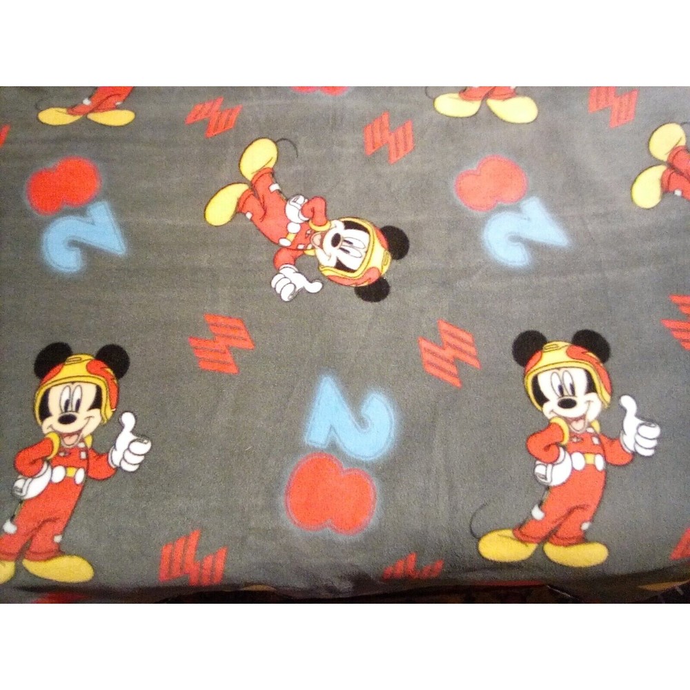2018 disney mickey fleece blacket size bedspeard